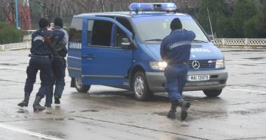 Stire din Politică-Administrație : Primarul Tudorel Nădrag, supărat pe jandarmi că nu și-ar face treaba!