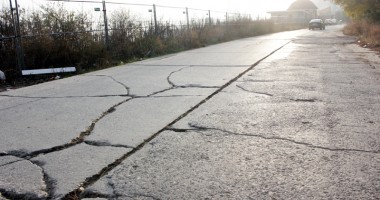 Sătui de făcut slalom printre gropi? Iată care este alternativa la strada Traian -  GALERIE FOTO - 4
