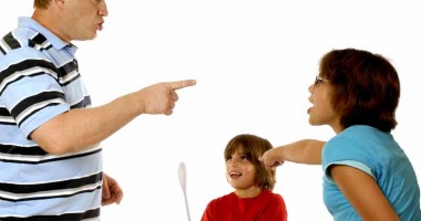 Stire din Cetățenești : Părinți nervoși, copii care enervează. Ce-i de făcut?