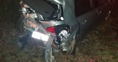 GALERIE FOTO / ACCIDENT RUTIER LA CONSTANȚA. Un autoturism a fost proiectat în copac, altul s-a răsturnat - 2
