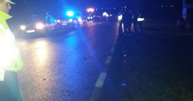 GALERIE FOTO / ACCIDENT RUTIER LA CONSTANȚA. Un autoturism a fost proiectat în copac, altul s-a răsturnat - 3