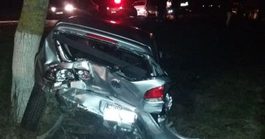 GALERIE FOTO / ACCIDENT RUTIER LA CONSTANȚA. Un autoturism a fost proiectat în copac, altul s-a răsturnat
