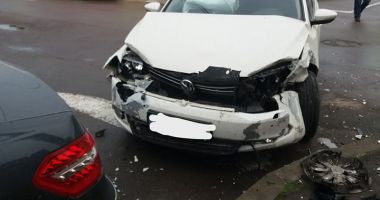 Stire din Eveniment : GALERIE FOTO / Accident cu patru autoturisme, în municipiul Constanța
