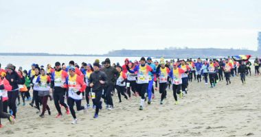 GALERIE FOTO / MARATONUL NISIPULUI, LA START! Centenarul, serbat prin sport - 3
