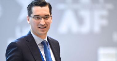 Stire din Sport : Răzvan Burleanu: “Farul Constanţa, reprezintă o poveste de succes în fotbalul românesc”