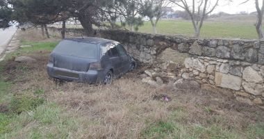 GALERIE FOTO / ACCIDENT RUTIER LA CONSTANȚA. UN ȘOFER S-A IZBIT CU MAȘINA-N ZID