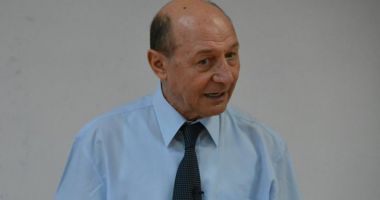 Stire din Actualitate : Traian Băsescu dă verdictul în războiul PSD: Dragnea va câștiga, Firea va pierde