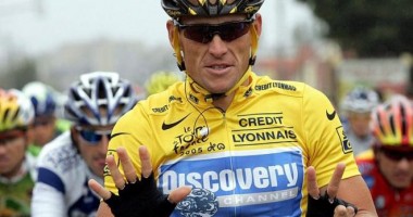 Stire din Sport : Ciclism: Lance Armstrong și-a cerut scuze luni față de membrii fundației sale, Livestrong