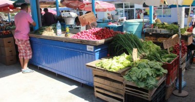 Ce mare supărare au clienții și comercianții din Piața Griviței - 4