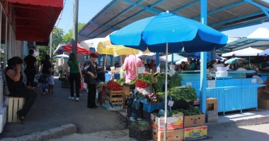 Ce mare supărare au clienții și comercianții din Piața Griviței - 3