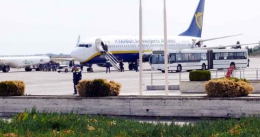 Stire din Economie : Aeroportul Mihai Kogălniceanu, deschis operării aeronavelor în condiții de iarnă