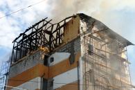 Stire din Eveniment : Cinci butelii au explodat la vila familiei Iuruc, de pe bulevardul Mamaia (galerie foto)