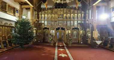 Stire din Social : Credincioşii sunt aşteptaţi să împodobească bradul de Crăciun