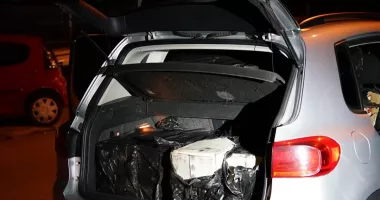 Stire din Eveniment : Rețea de contrabandă destabilizată, în Portul Constanța. Mii de pachete de țigări au fost confiscate