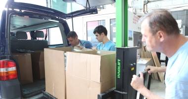 Echipamente IT, donate de Grupul Renault România în școlile și grădinițele din România