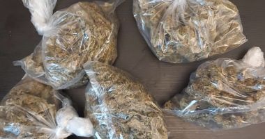 Traficanți de droguri, prinși în flagrant de DIICOT, pe litoral!