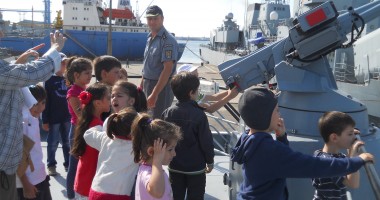 Galerie FOTO. Vedeta Gărzii de Coastă, nava "Ștefan cel Mare", vizitată de copii - 5