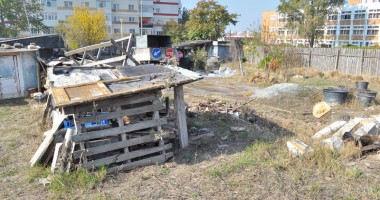 Stire din Cetățenești : Parcul de la Casa de Cultură, mizeria din centrul Constanței