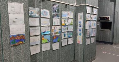 GALERIE FOTO. La Acvariul din Constanța sunt expuse lucrări ale elevilor Școlii „Viceamiral Ioan Murgescu” - 3