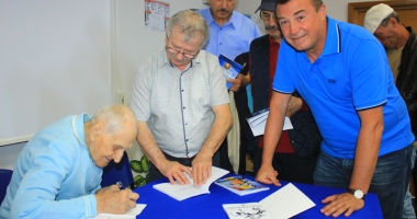Stire din Sport : Traian Petcu, a treia lansare de carte. Următorul obiectiv: Muzeul sportului constănțean!