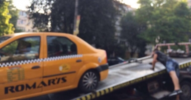 Trafic blocat pe b-dul Lăpușneanu. Accident rutier cu un taxi - 3