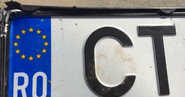 Terorizați de câinii vagabonzi! "Acum a fost vandalizată mașina, mâine poate fi mușcat un copil. Așteptăm o nouă tragedie?" - 3