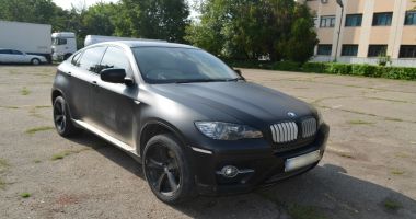 Stire din Eveniment : Cum a rămas un tânăr de 28 de ani fără BMW X6, direct în trafic