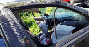 GALERIE FOTO. Accident grav, în ziua de Paşte. Trei persoane au fost rănite - 4