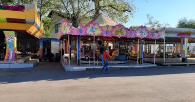 GALERIE FOTO / Este activitate în Satul de Vacanță. Constănțenii au ieșit la plimbare - 3