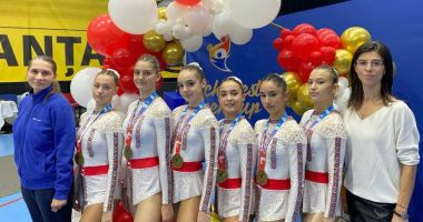 Cel mai frumos cadou în prag de sărbători, oferit de gimnastele de la CS Victoria Cumpăna - 3