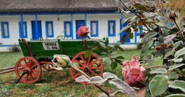 Tradiţiile românilor, promovate în ajun de Paşte, în gospodăria "Suvenir din Dobrogea" - 3