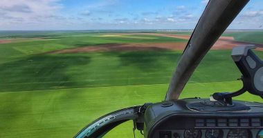 Dincolo de nori! Zboruri oferite turiştilor, aerotaxi şi "Pilot pentru o oră", la Aeroportul Tuzla - 4