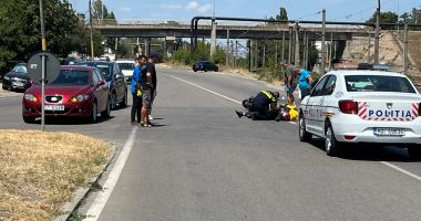 Accident rutier pe podul de la Doraly, din Constanța. Un curier aflat pe scuter a fost lovit de un autoturism - 3