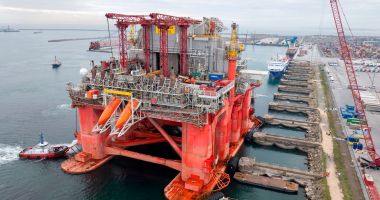 Platforma de foraj Transocean Barents a ajuns cu bine în portul Constanţa - 3