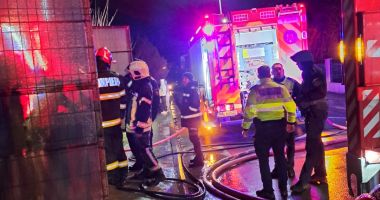 Incendiu devastator în localitatea Siminoc! O casă a fost cuprinsă de flăcări - 3