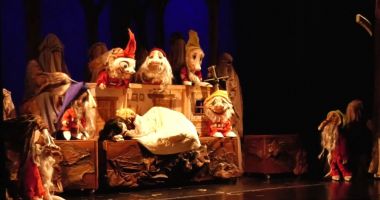 Stire din Cultură-Educație : „Albă ca zăpada”, pe scena Teatrului pentru Copii