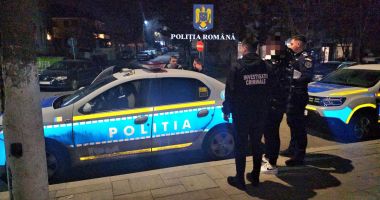 UPDATE Tâlhărie calificată la o sală de jocuri din Medgidia! Amenințau casiera, furau banii și sunau la 112 - 4