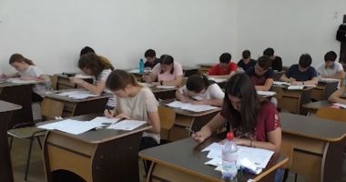 Stire din Cultură-Educație : Au început înscrierile pentru probele scrise la Bacalaureat