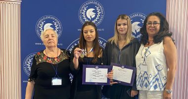 Două eleve din Constanța au obținut premii importante, la Olimpiada Internațională a Elenismului - 3