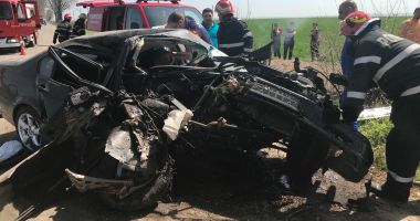Galerie foto / GRAV ACCIDENT RUTIER! Victima, șoferul unui BMW - 3