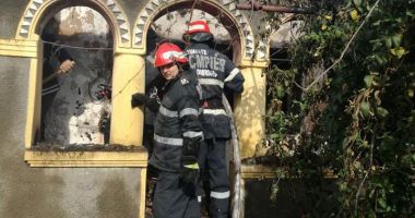 CASE DIN JUDEȚUL CONSTANȚA, CUPRINSE DE FOC. ÎNTERVIN PATRU AUTOSPECIALE ȘI PESTE 10 POMPIERI - 2