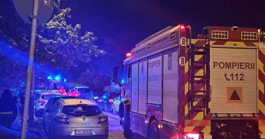 Stire din Eveniment : Alertă într-un bloc din Constanța! Fum dens pe casa scării