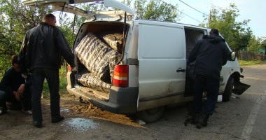 Zeci de focuri de armă pentru prinderea unui contrabandist care aducea țigări din Molvoda - 2