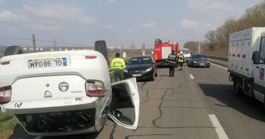 MAȘINĂ RĂSTURNATĂ PE DIG. Victima a refuzat să meargă la spital! - 2