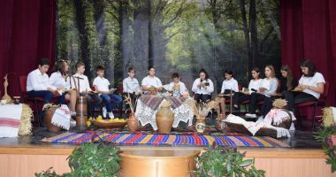 GALERIE FOTO. Elevii din Cumpăna au marcat, printr-un eveniment, rolul literaturii pentru viitorul lor - 4