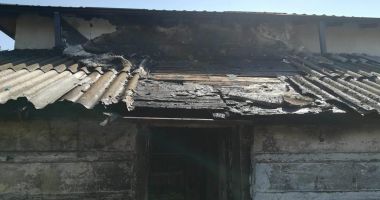 Update! Arde magazia unei case, la Mangalia. O persoană se află înăuntru! - 2