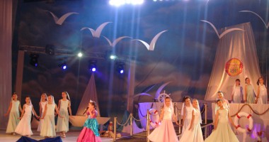 Stire din Cultură-Educație : Prima seară a Festivalului "Mamaia Copiilor"