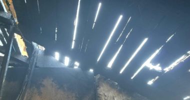 Update! Arde magazia unei case, la Mangalia. O persoană se află înăuntru! - 4