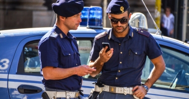Stire din Actualitate : Cadavrul unui român, descoperit decapitat și fără mâini, în Italia