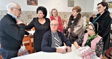 Reprezentantele Organizației Județene de Femei Constanța a PSD, cadouri și bucurii pentru bătrânii din centre - 3